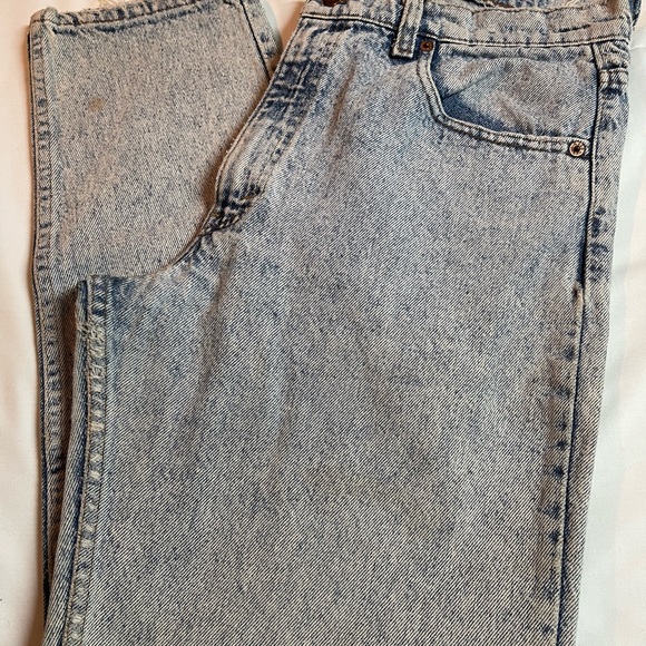 Vintage Levi 550 Relaxed Fit Distressed Jeans, Size 34x30 - Picture 1 of 12